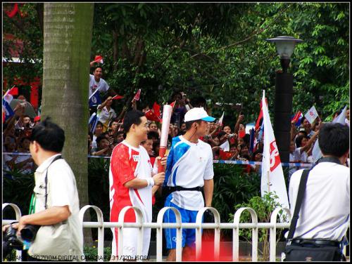 守候一生，只为你那惊鸿一现……2008年6月7日南宁火炬传递现场掠影