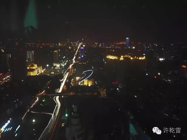 歌词：路过你的城