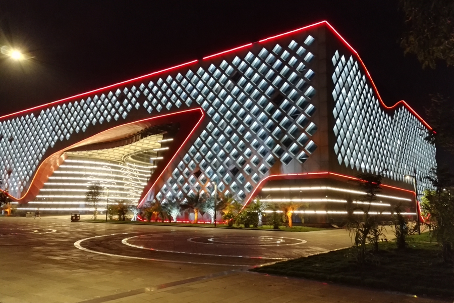 手机实拍：崇左市最有文化的地方 夜幕下竟然那么美
